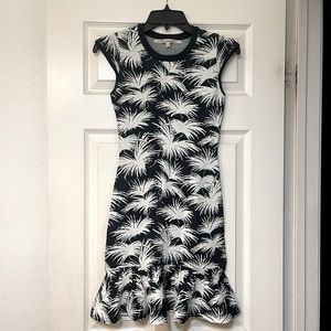 Fitted silhouette mini dress